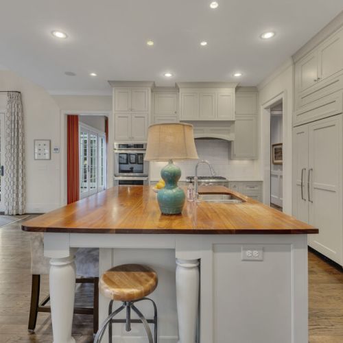 Stunning chef’s kitchen