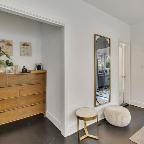 Unit 1 - Modern and minimal bedroom