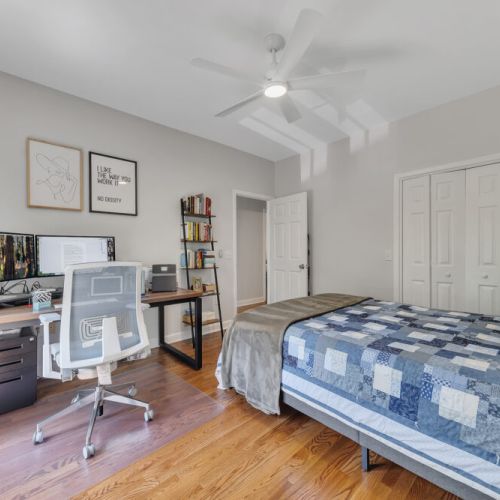 Second Bedroom - Ceiling fan / Desk