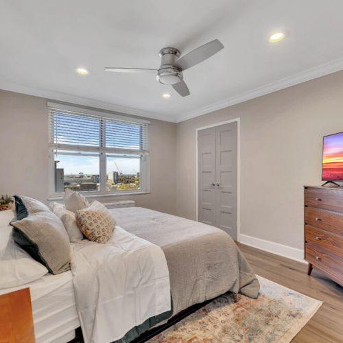 Bedroom - Skyline Views