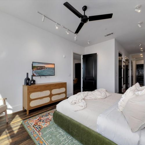 Master Bed - 40 inch Smart TV