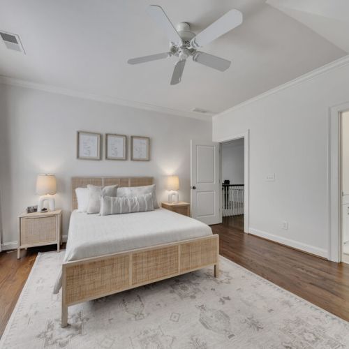 Upstairs Bedroom 2 - Queen