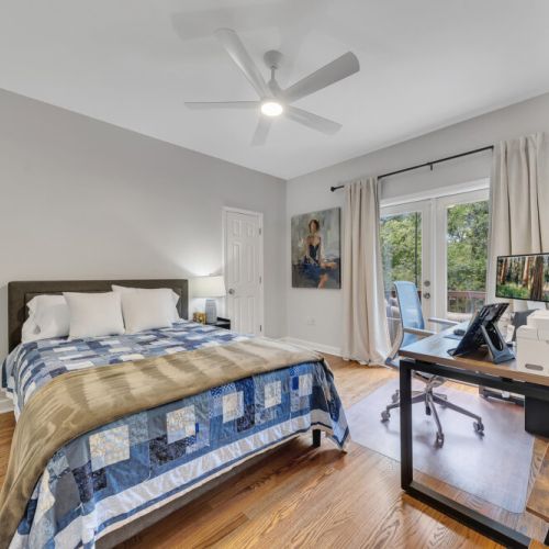 Second Bedroom - Queen