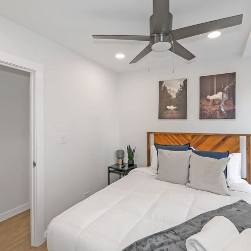 Second bedroom (queen)