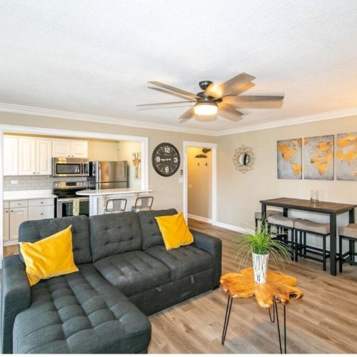 Spacious living room