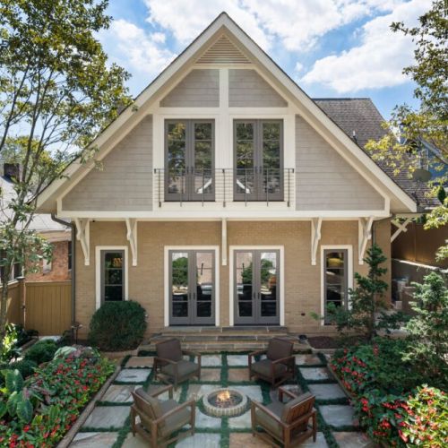 Beautiful exterior w/ classic design & well-kept grounds