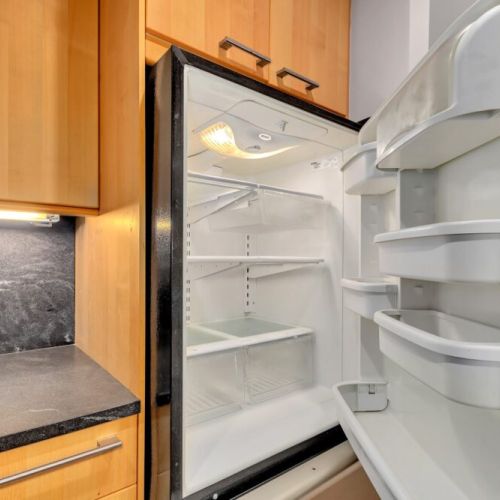 Kitchen - Ice Maker