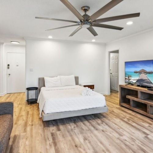 Living Room- Smart TV and Cable TV