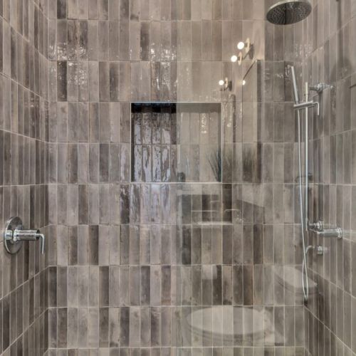 Sparkling Walk-in Shower