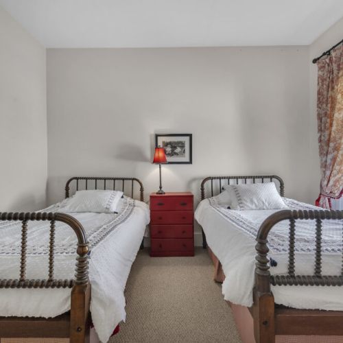 Bedroom 3 - Day light.