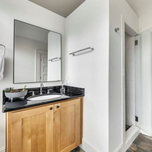 Guest House En Suite Bathroom